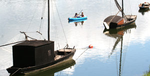 Canoës passant par Langeais